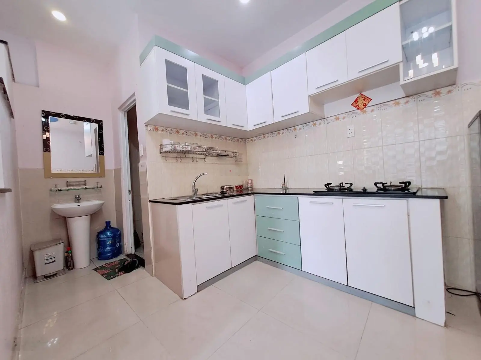 Bán nhà Thiên Phước, sát vách Q10, (4.2x10) nở hậu 4.6m, 2 tầng mới, 1 căn ra hẻm ôtô, Chỉ 5tỷ25 TL