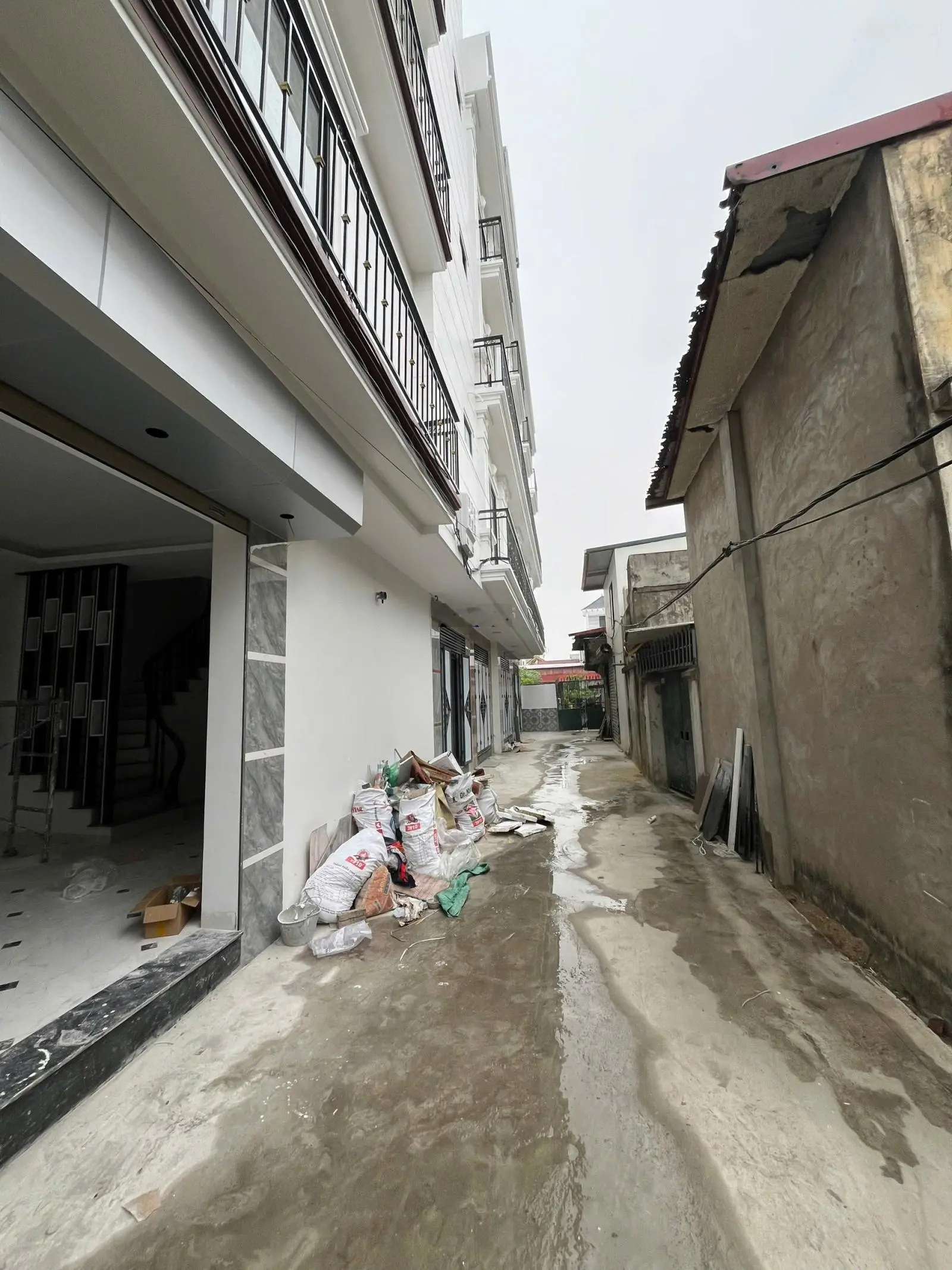 Nhà thiết kế cực đẹp 5T*33m2, ở luôn. Ngõ rộng 4m. Gần trục chính. Cạnh khu Gliximco-Giá chỉ 3,9 tỷ