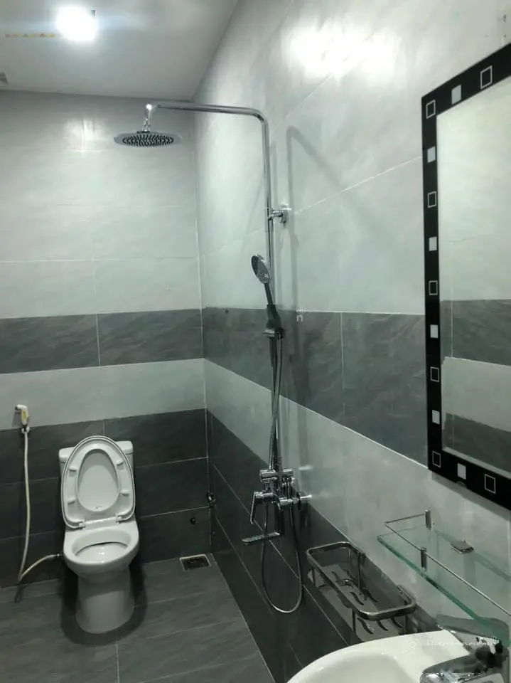 Nhà đẹp 3 tầng mái đúc sàn đúc đất 5x20m hướng Đông 6PN, giá 7,5 tỷ thương lượng chính chủ