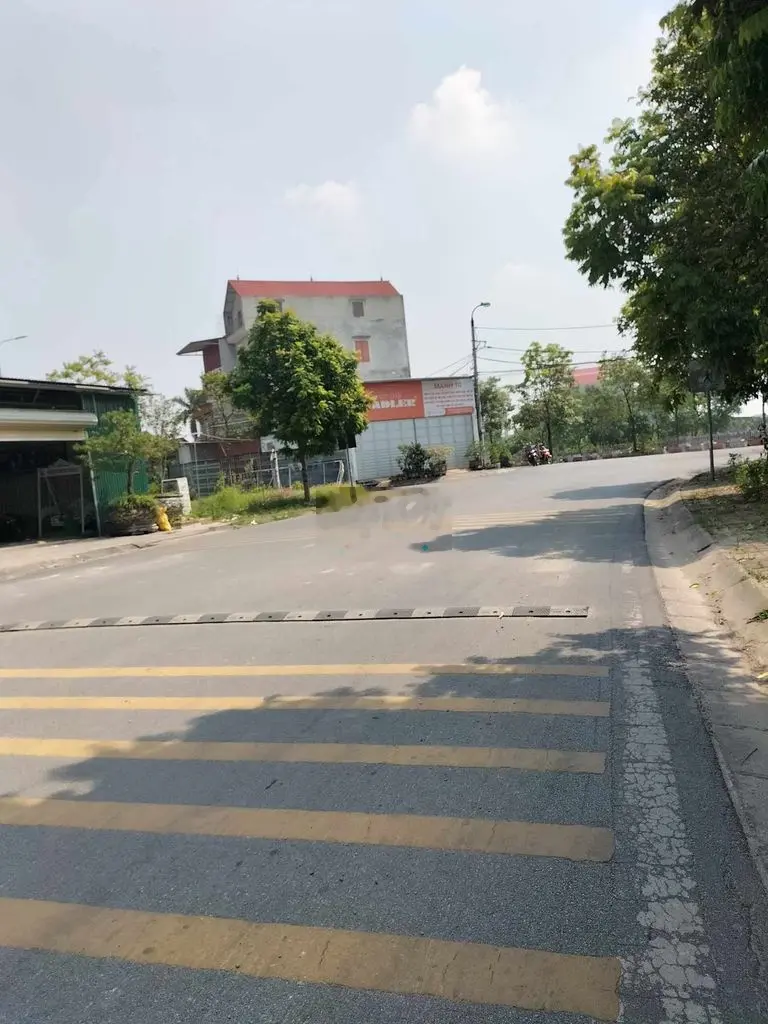 Kim Chân TP Bắc Ninh 180m2 x 8.5m mt 4.X tỷ siêu ĐT, KD