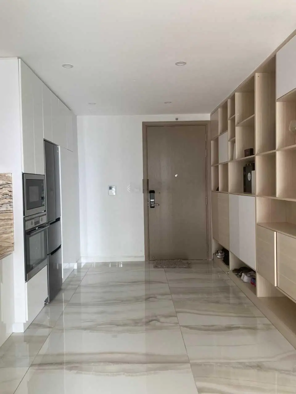 Căn hộ The View 2PN, 2WC diện tích 91m2, full nội thất, vào ở được ngay, lãi suất vay chỉ 5.5%/năm