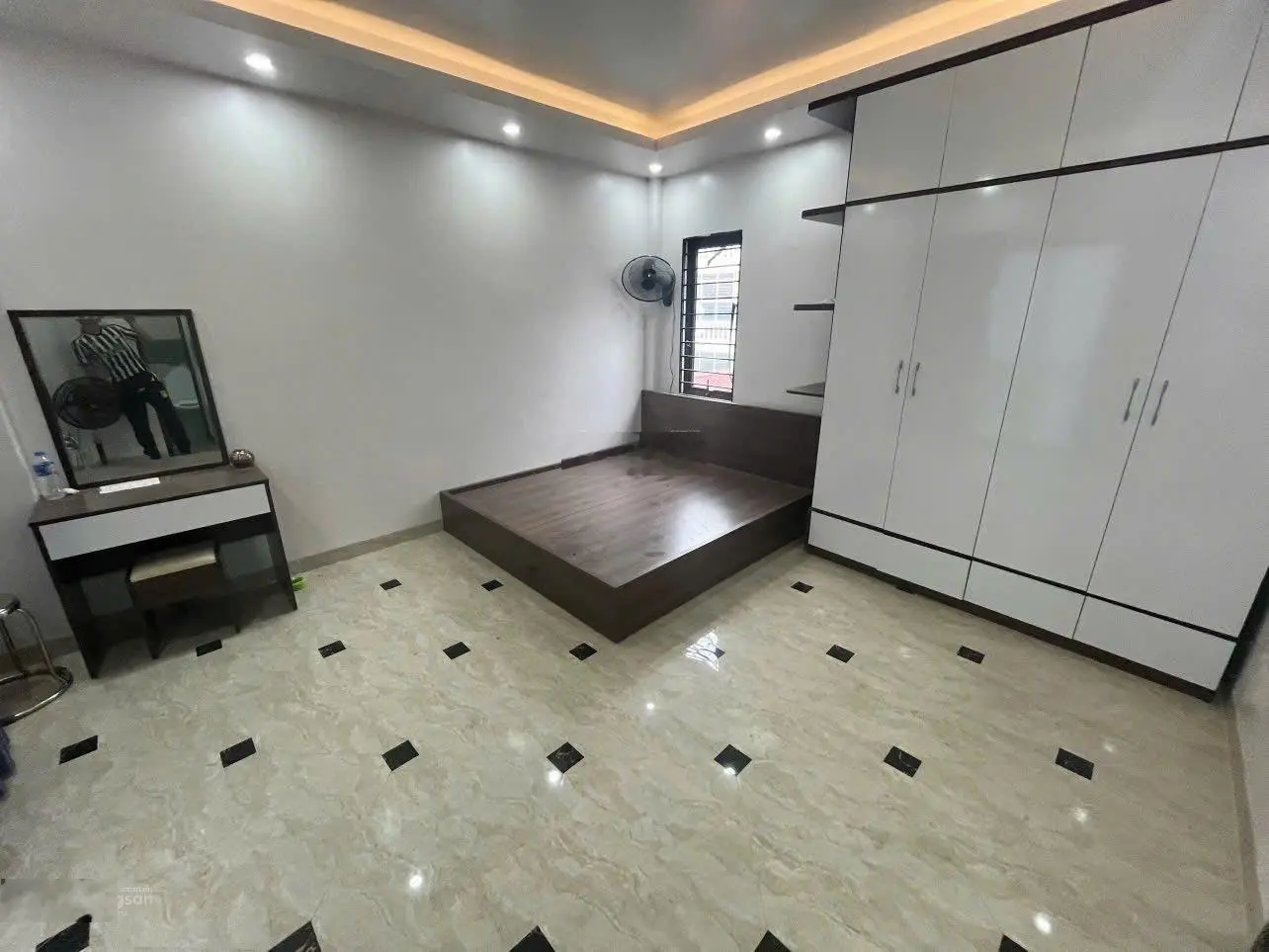 Cực hiếm nhà phố Bùi Xương Trạch. ngõ nông, thông thoáng, 46m2 5 tầng 3 ngủ, nhỉnh 7 tỷ về ở ngay.