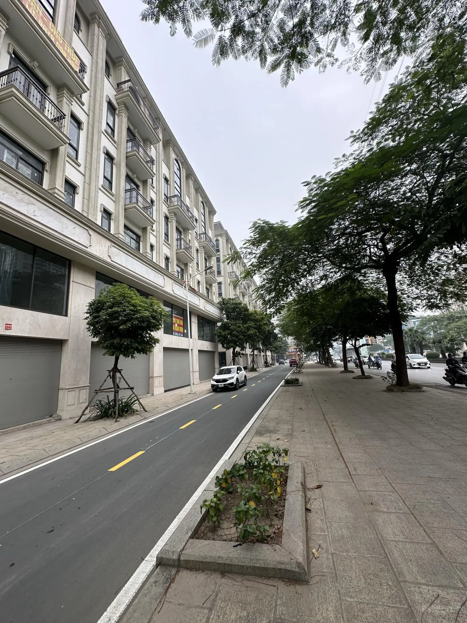Bán căn góc mặt đường Tố Hữu Him Lam giá rẻ