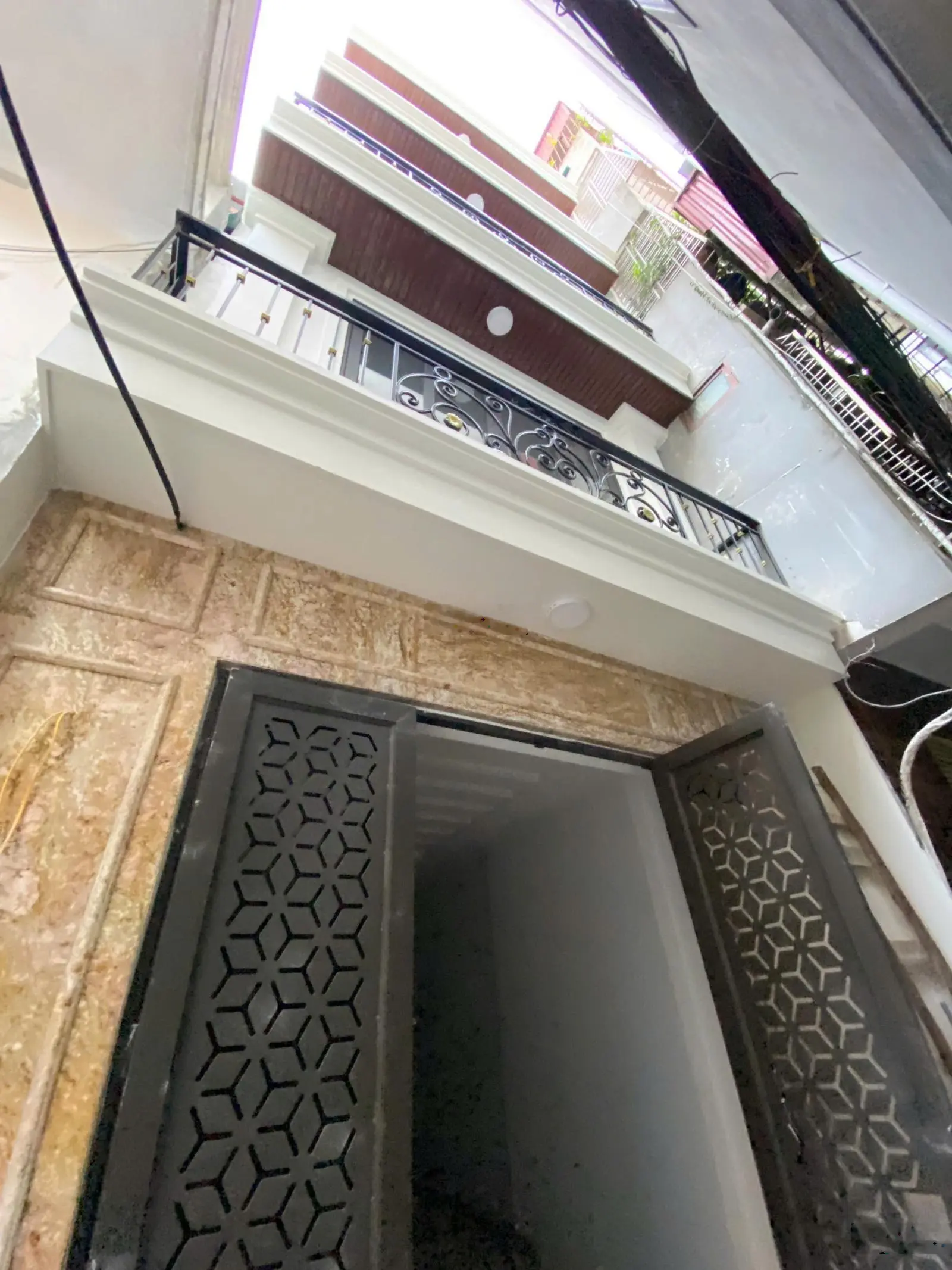 Bán nhà 6 tầng mới tinh thang máy hiện đại nghĩa dũng về ở đón tết! nhỉnh 8 tỷ