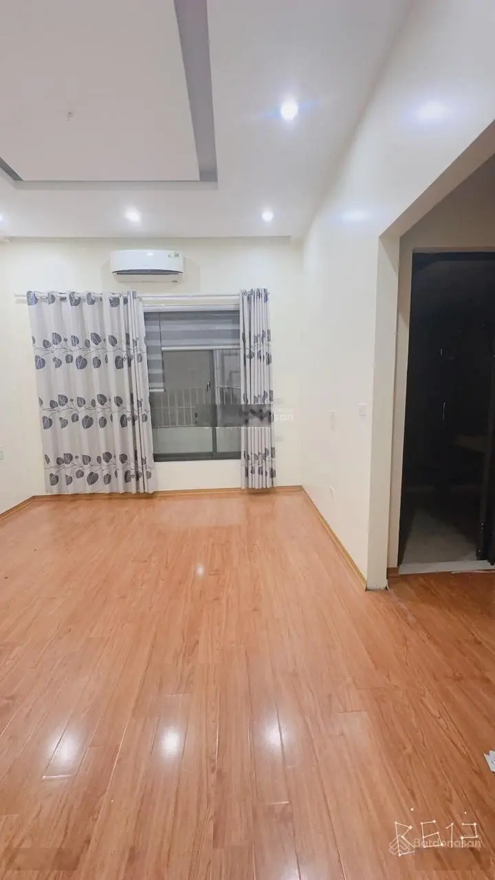 Bán nhà riêng phố Bồ Đề 108m2 x 5T xe 7 chỗ vào, MT 5.8m hậu 6m giá 16 tỷ LH: 0902132489