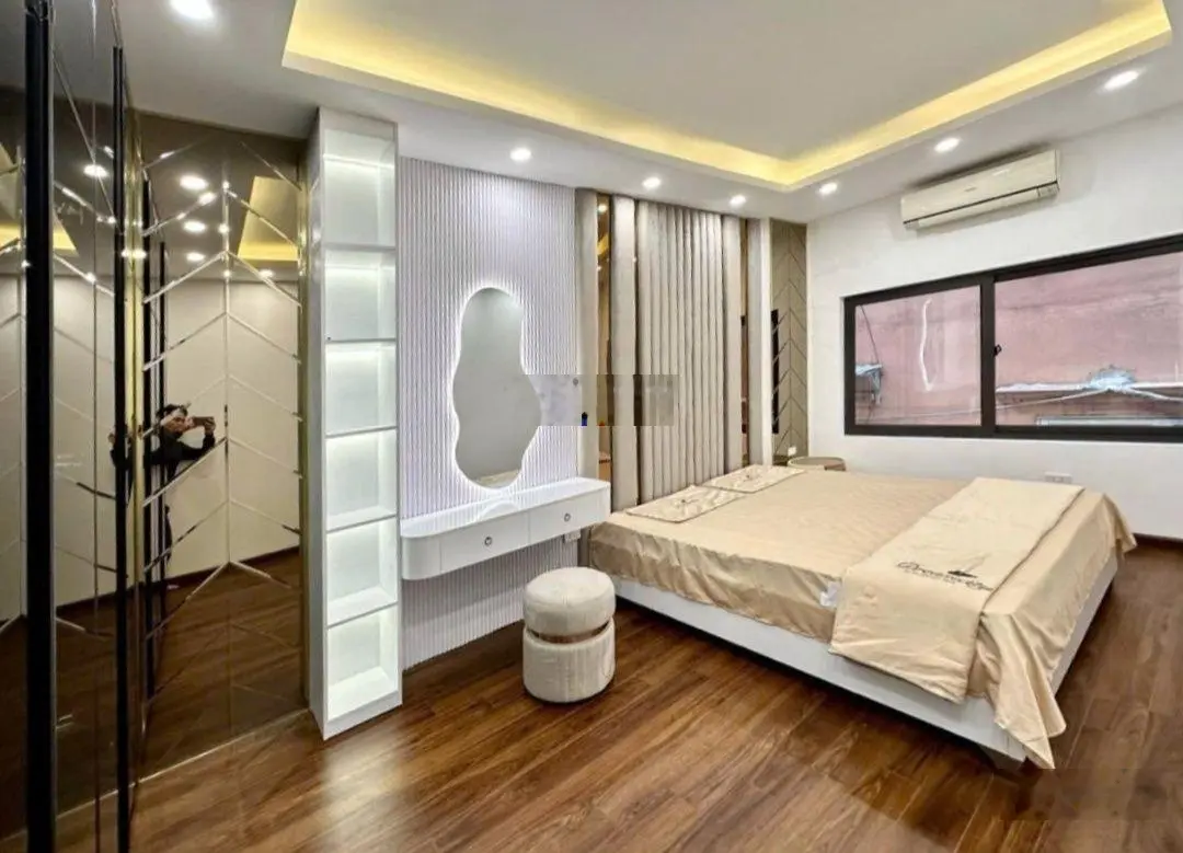 Nhà đẹp đầm hồng, khương trung, 35m2, 5 tầng, 4 ngủ, 6.85 tỷ. thoáng sáng, ngõ đẹp gần ô tô