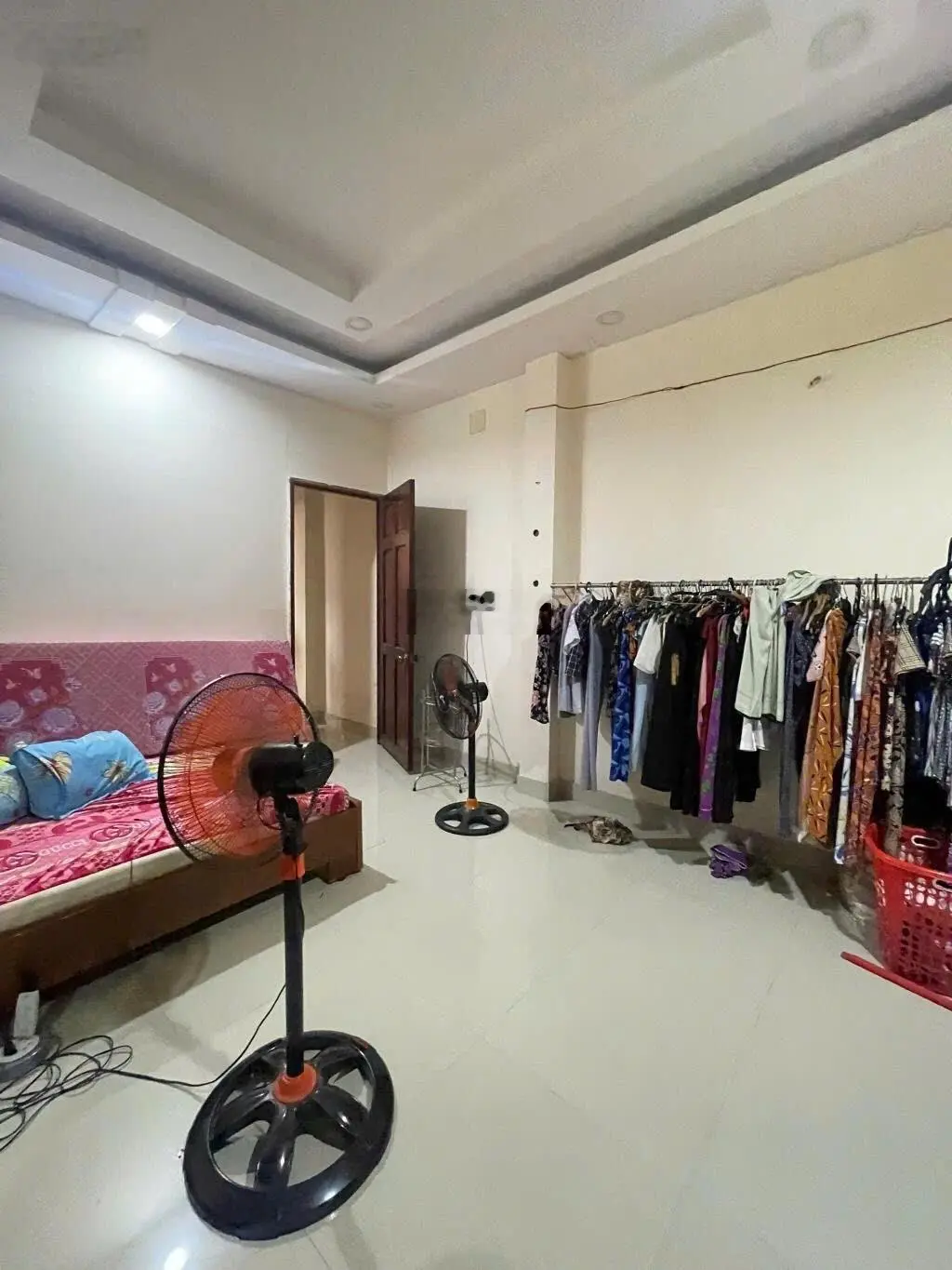 Bán nhà HXH Lê Đình Cẩn, 48m² - 4x12 - 2 tầng,dòng tiền 12tr/tháng, chỉ nhỉnh 3 tỷ