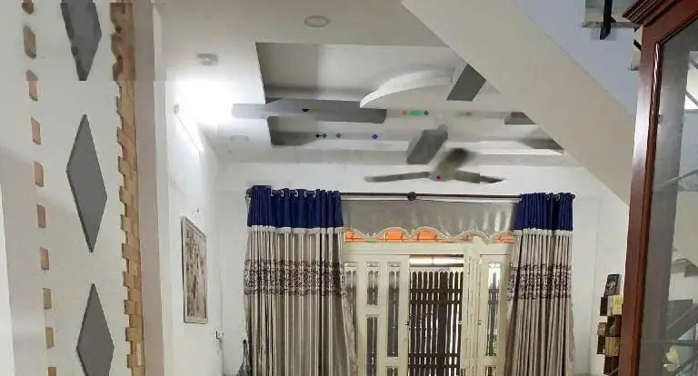 Cần bán nhà bình tân 60m2 ngay aeonmall tân phú 4 tầng hxh 5,9 tỷ