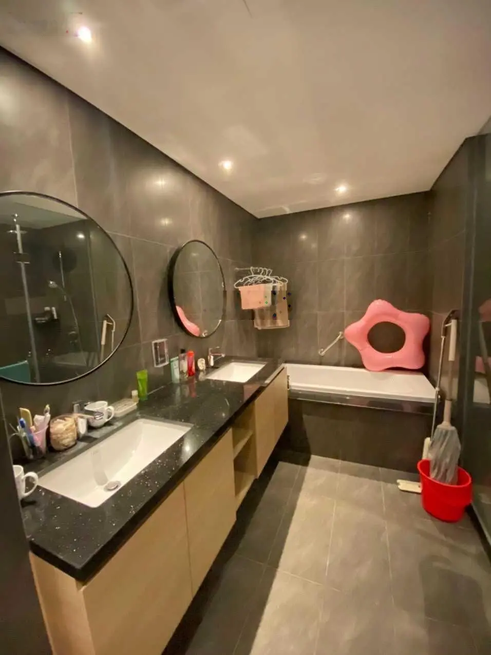 Bán penthouse 2 ngủ view trực diện Vịnh Hạ Long, full đồ, Duplex, giá cực tốt 0906 879 ***