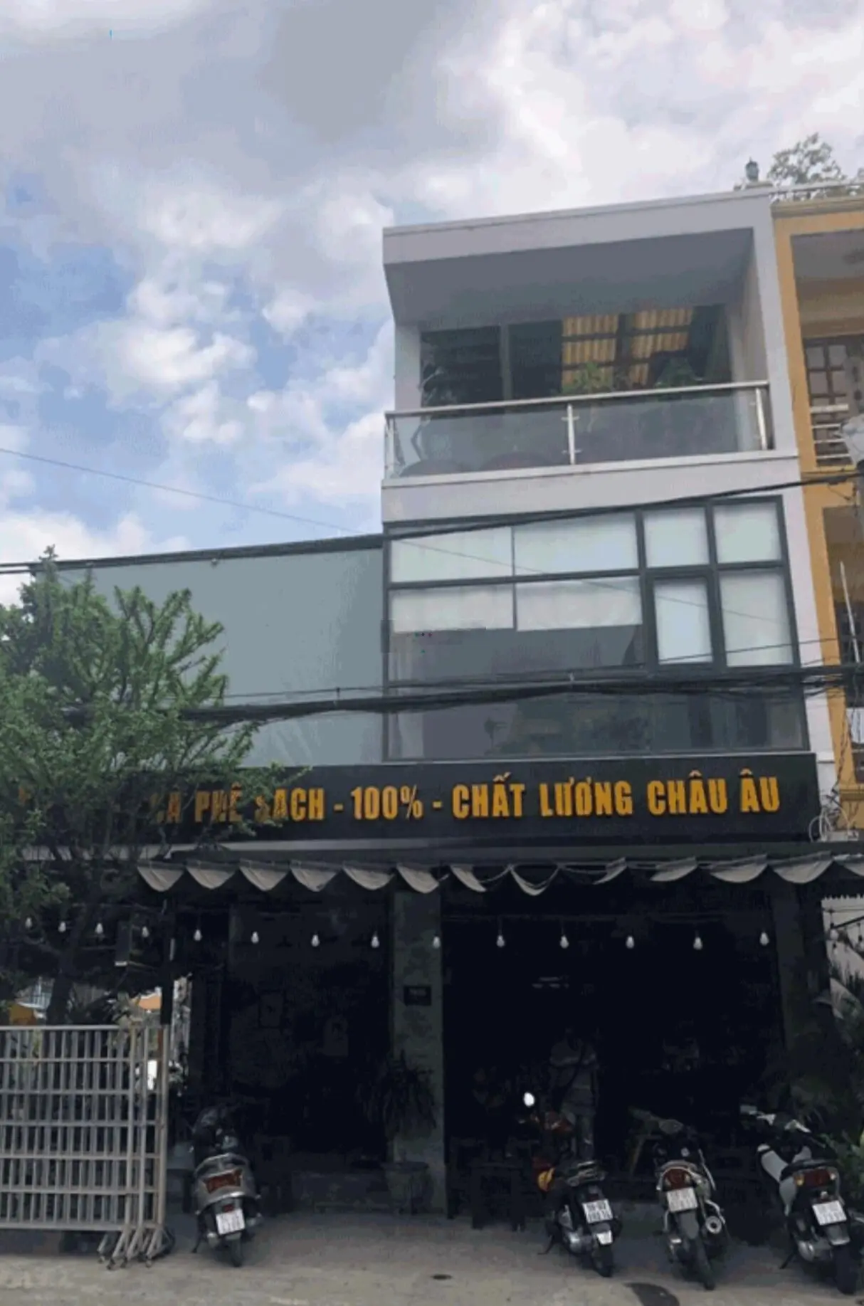 Bán gấp nhà 3 tầng (10x15) lô góc 2 mt đường ngay chợ bình chánh đang cho thuê nhà 20 triệu tháng