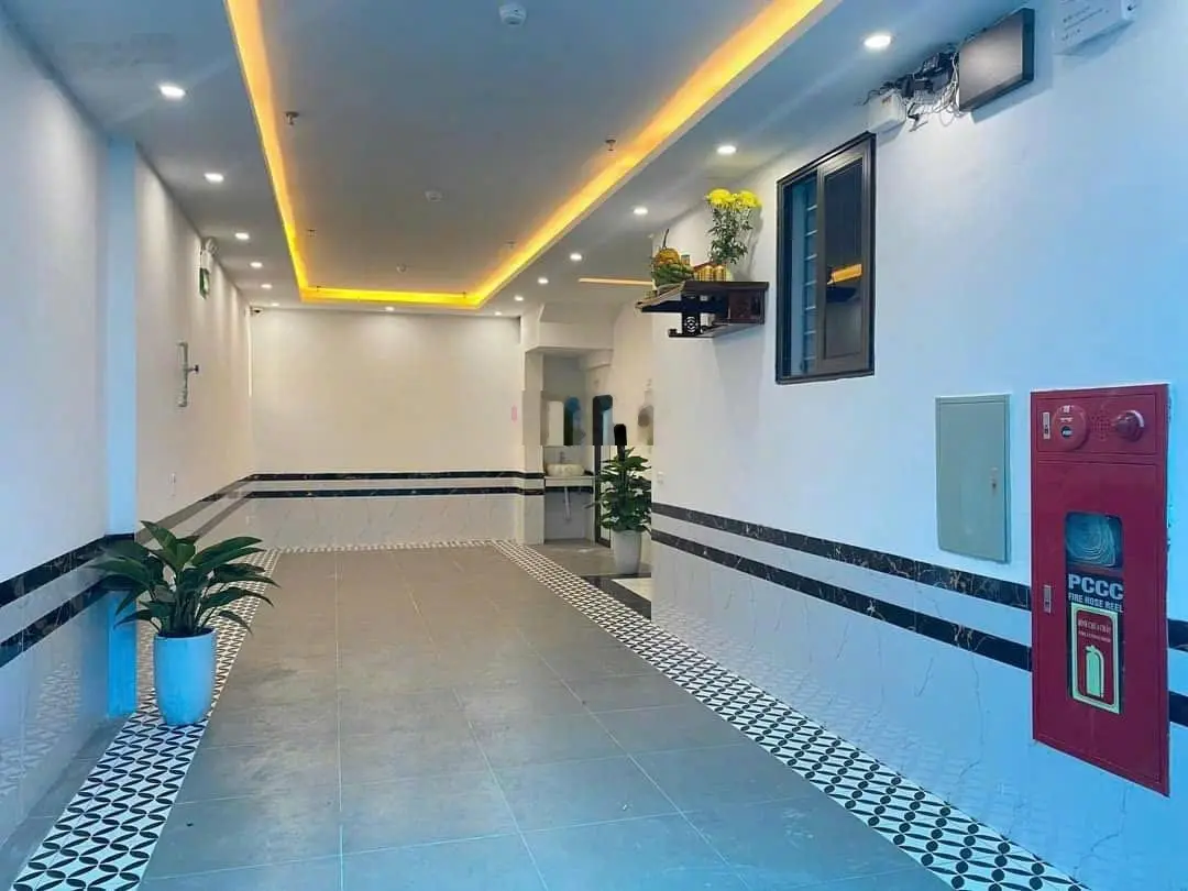 Giá thơm! Toà CHDV phố Chùa Láng 90m2*7T/25P full đồ, dòng tiền 160tr/th, Đủ PCCC&GPXD, ngõ thông