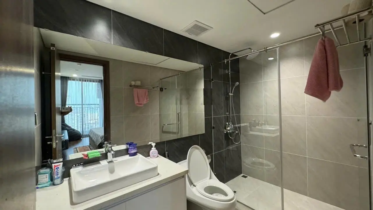 Bán gấp căn hộ 124m2 4pn,3wc nhà full nội thất chung cư CT8 the emerald mỹ đình LH: 0394 321 ***