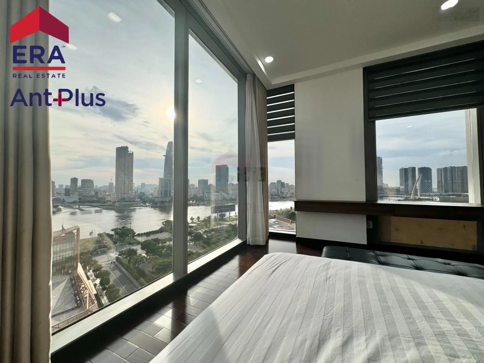 Giá bán tốt nhất căn 2PN - Empire City, Quận 2 +view sông+pháo hoa ôm trọn SG hoa lệ. Xem nhà ngay