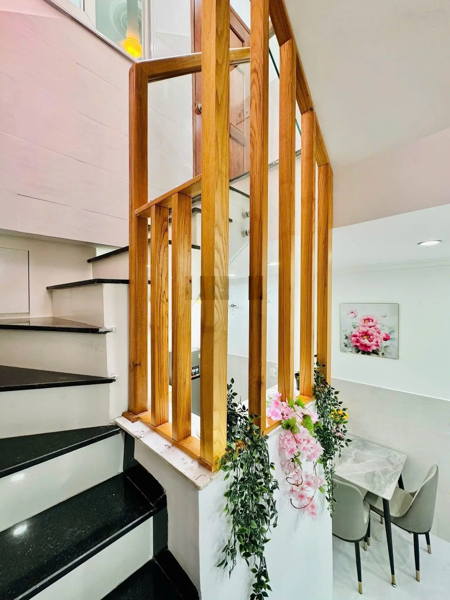 Nhà vị trí đepn trệt 2 lầu hẻm xe hơi Đường số 9 F9 GV. Tặngfull nội thất