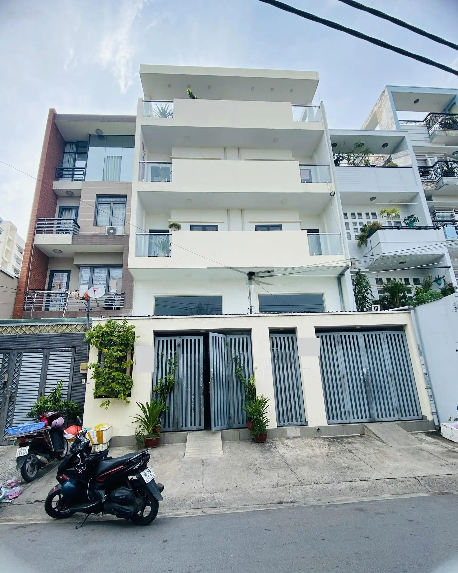 Chủ nhà ngợp bank 7 tỷ, Cần bán gấp căn nhà mặt tiền hẻm kinh doanh, 90m2, 5 tầng, giá chỉ 13 tỷ