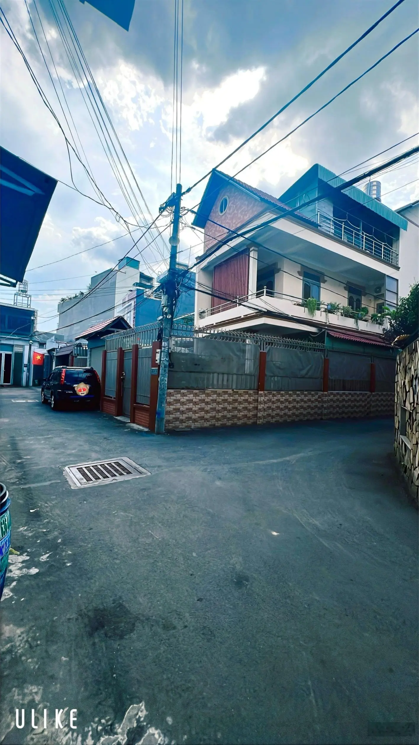 Nhà bán TT Linh Trung, sát Hoàng Diệu 2, Vincom, DT: 132m2(6x22m), giá 11 tỷ, Hẻm xe tải, sân oto