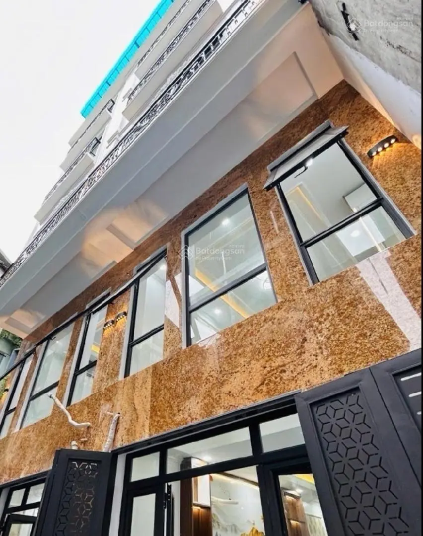 Bán nhà mới đẹp - phố Lò Đúc - 68 m2 - 6 tầng - thang máy - 2 mặt phố - ô tô vào nhà - kinh doanh