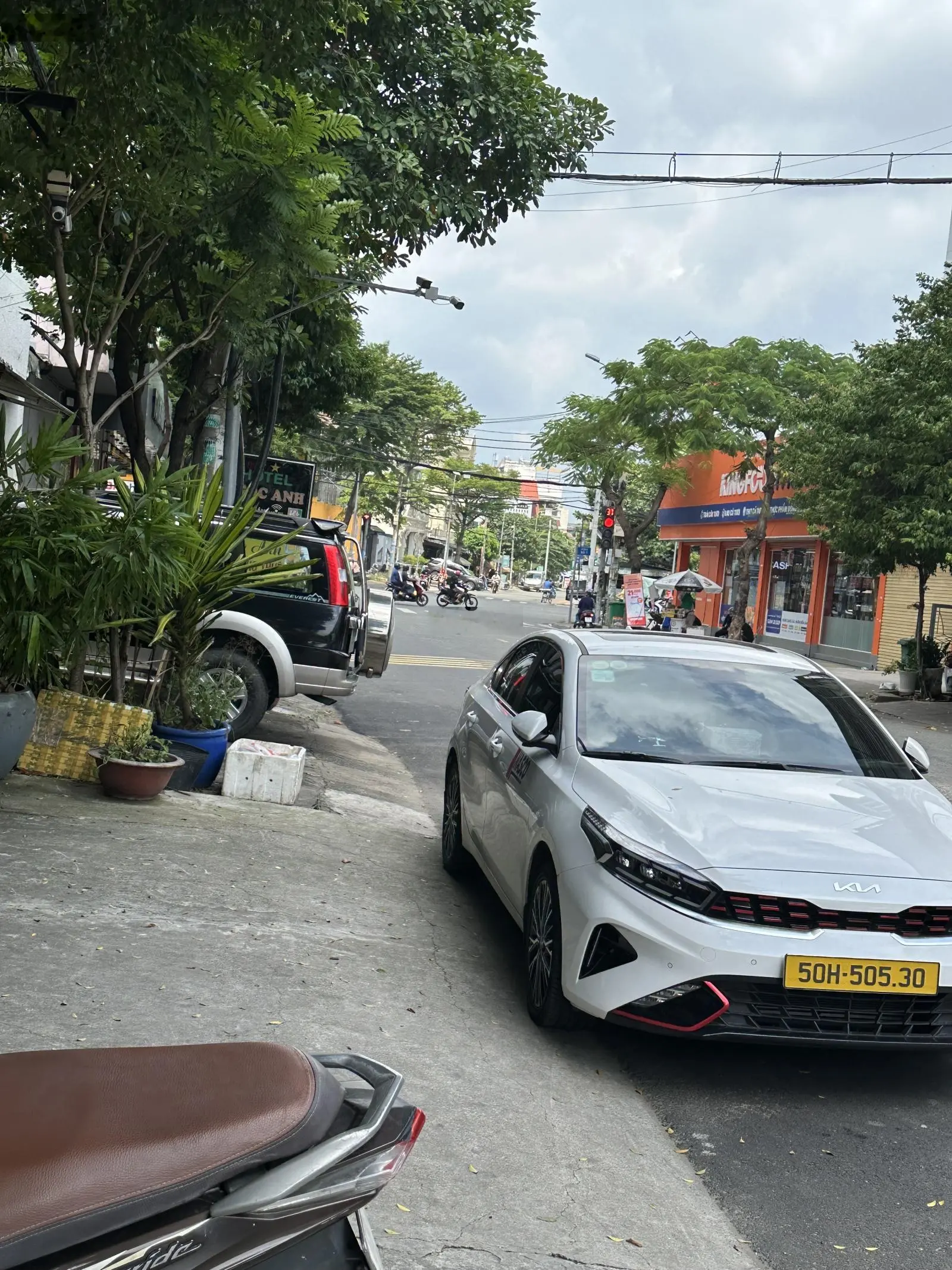 Nhà đẹp khu Tên Lửa 100m ở và kinh doanh chỉ 13.5 tỷ TL