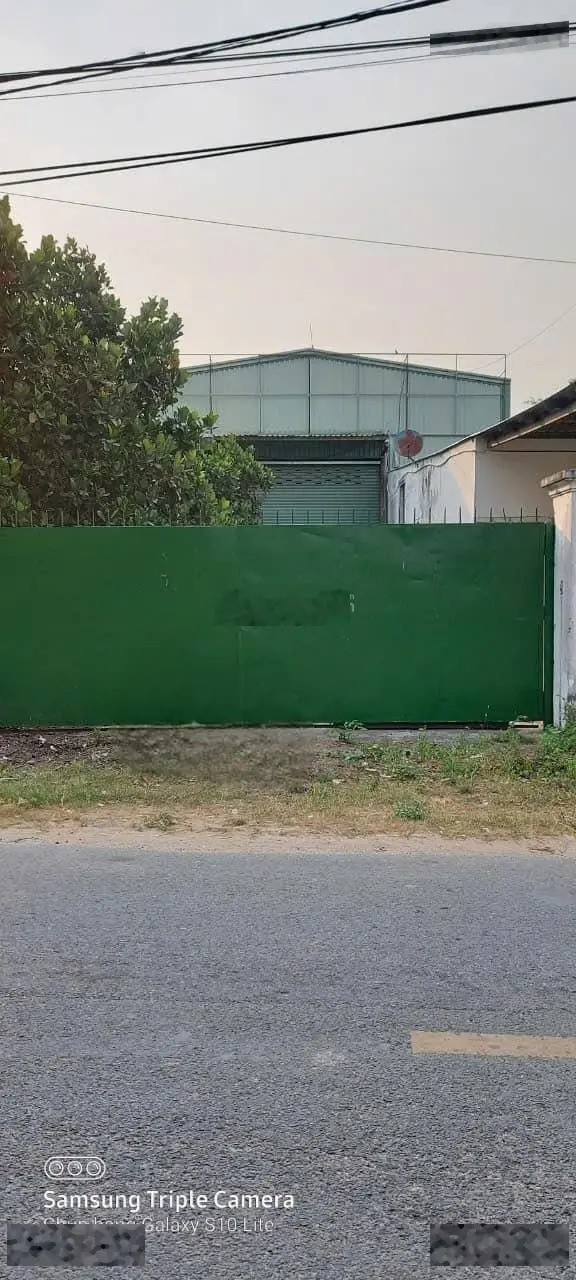 Bán xưởng mặt tiền đường xe container chạy