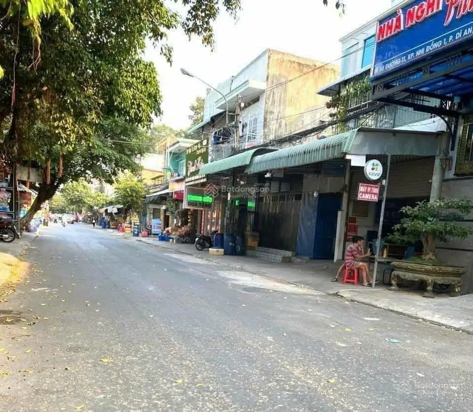 Cần bán căn nhà và 9 p trọ giá 5,8 tỷ lh 0932 136 ***