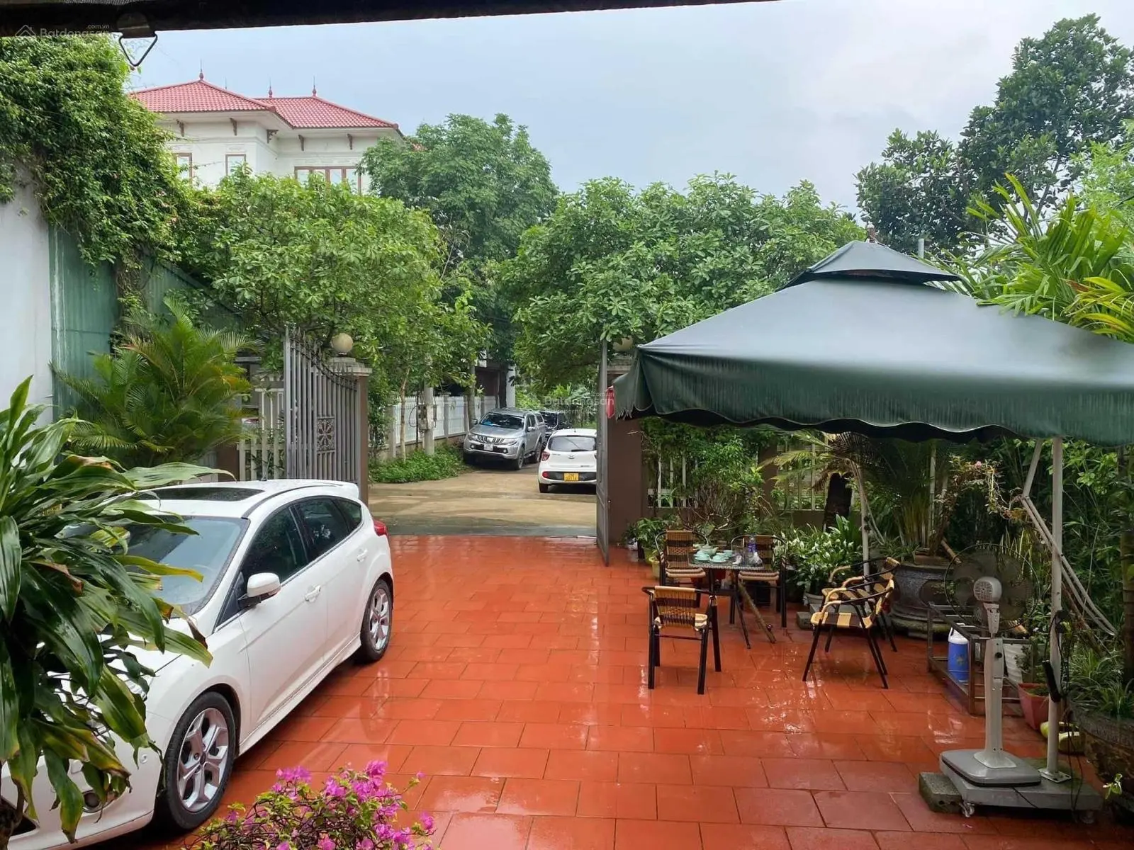 Bán nhà vườn,3 phòng ngủ. Diện tích đất 410m2,khu Hạ sơn, tt Thanh Sơn.Gía 2 tỷ 950tr.