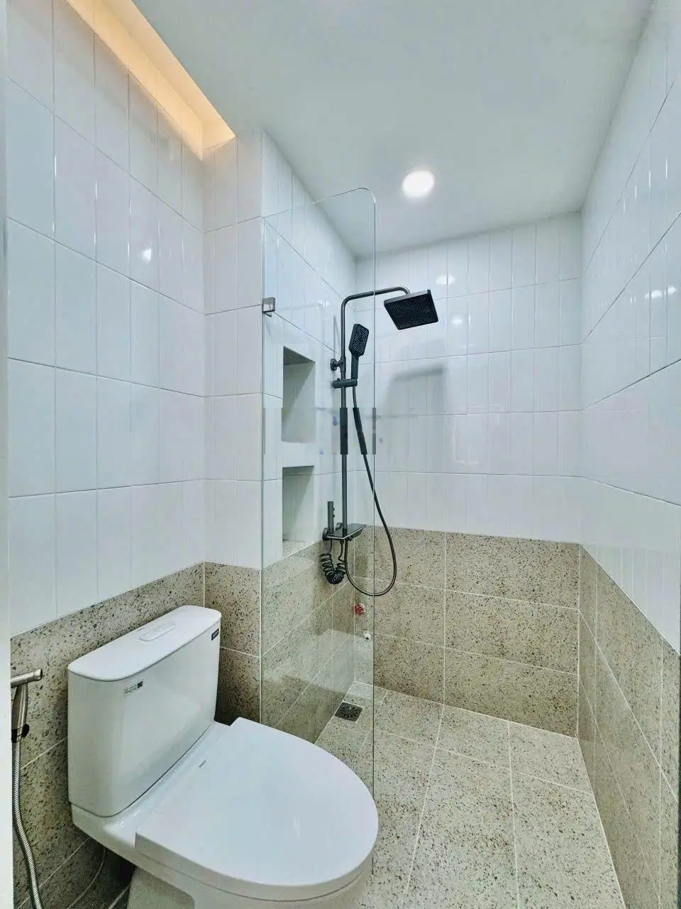 Víp 3 tầng, nguyễn thị thập- kế bên chợ tân mỹ , tài chính chỉ nhỉnh 8 tỷ