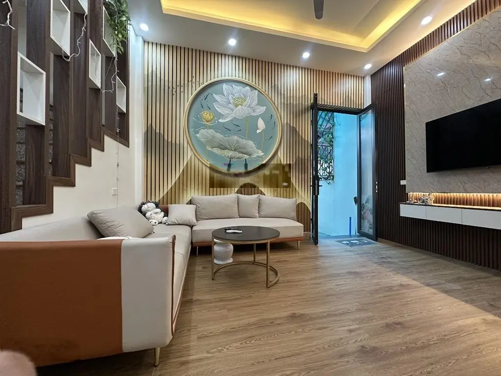Bán nhà,Phố Đông thiên , Vĩnh Hưng , Nhà đẹp full nội thất , 43m -4 tầng - chào 6,6 tỷ còn bớt mạnh