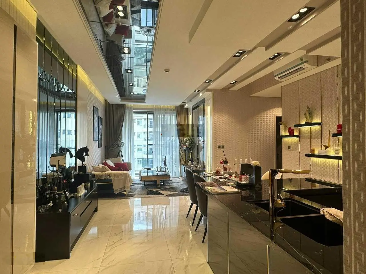 Chính chủ bán gấp căn hộ Midtown Phú Mỹ Hưng 90m2 2PN, 2WC giá chỉ 5.5 tỷ bao thuế phí, có sổ hồng