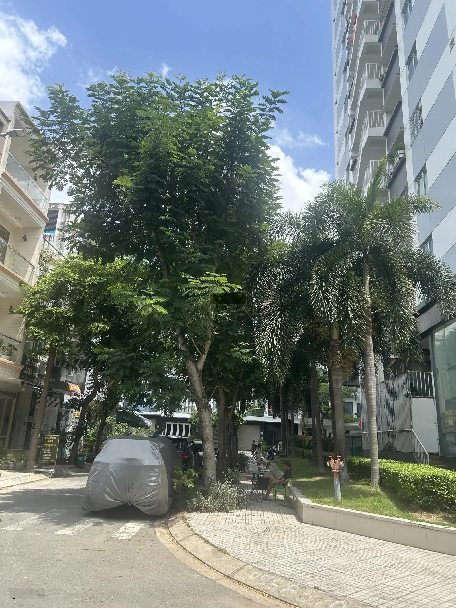 Bán nhà rộng bề thế gần mặt tiền đường lớn hoàng quốc việt ,quận 7 dt:100m2 giá chỉ 13,15 tỷ
