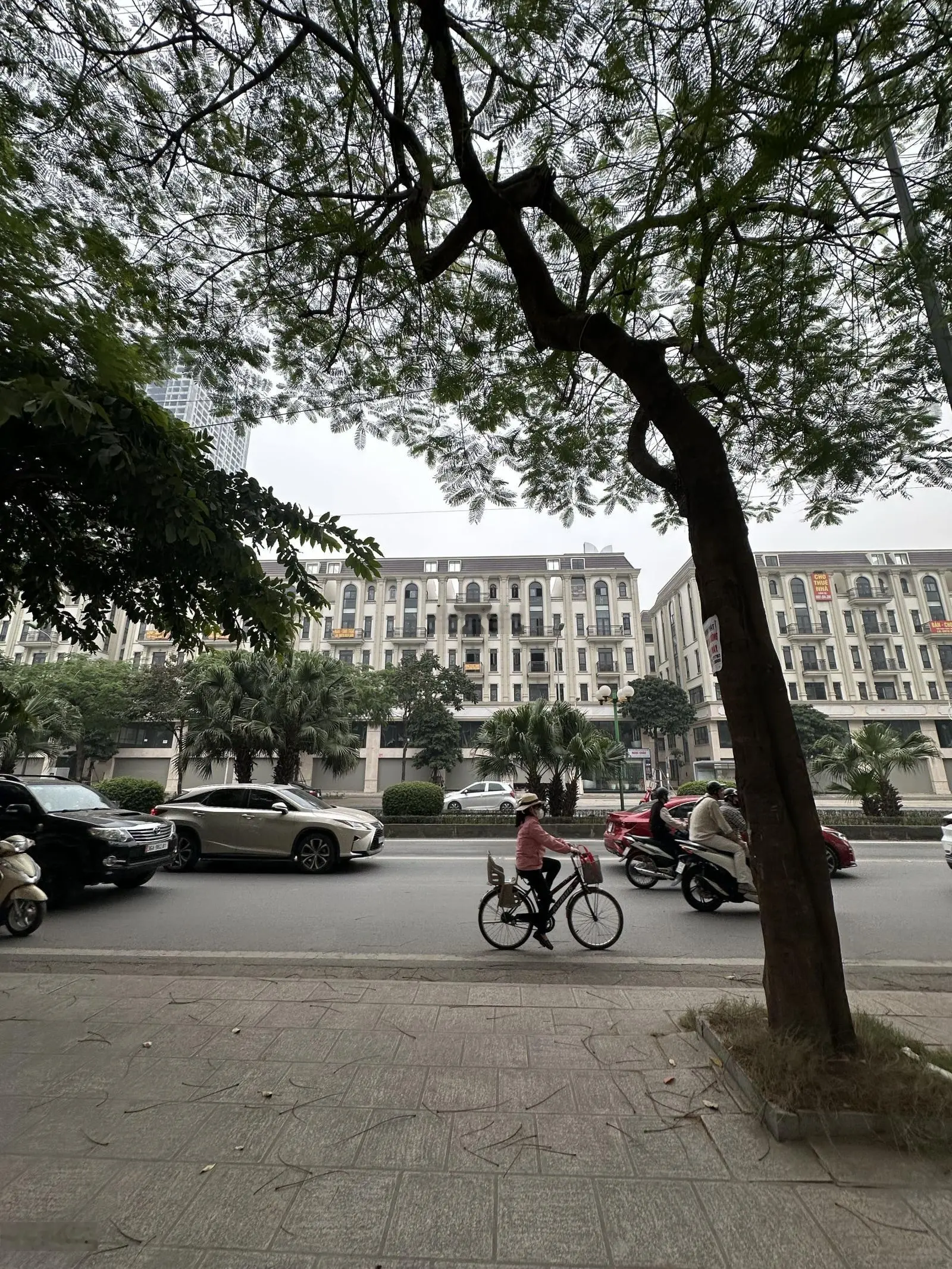 Bán căn góc mặt đường Tố Hữu Him Lam giá rẻ