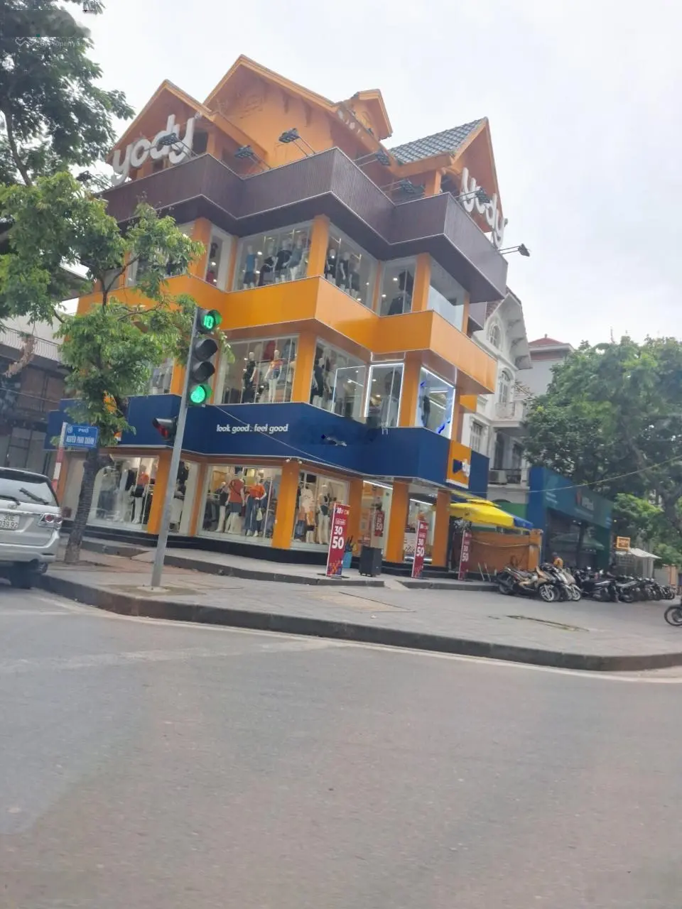 Các căn biệt thự Linh Đàm bán dt 231m2, 250m2, lô góc 290m2, giá từ 160tr/m2, 4 tầng, thang máy, sđ