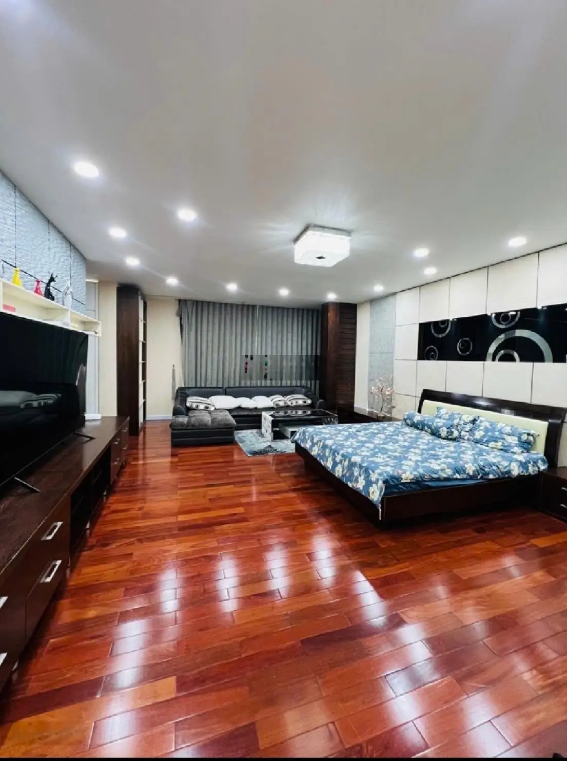 Bán Biệt Thự Khu Tên Lửa( Ao Sen) - Bình Tân - 10x22 - 3 tầng - Hầm - Giá 35 tỷ TL