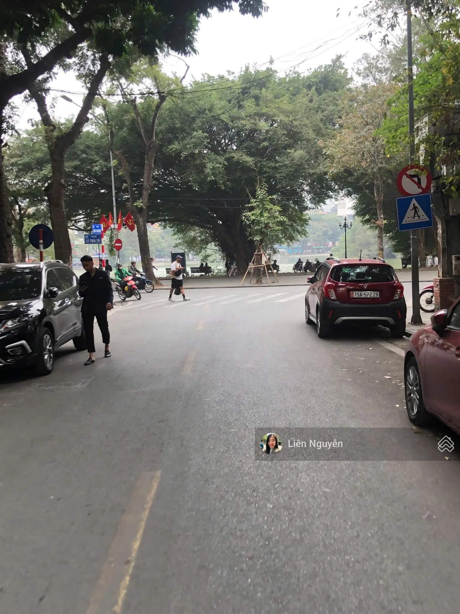 Bán nhà mặt phố Hàng Hành, 15m2, 5 tầng, 15.2 tỷ, cách Hồ Gươm 50m, kinh doanh sầm uất