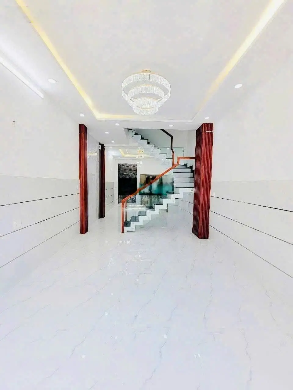 Nhà đẹp 4 phòng ngủ - cách chợ 200m - đường Bình Trị Đông