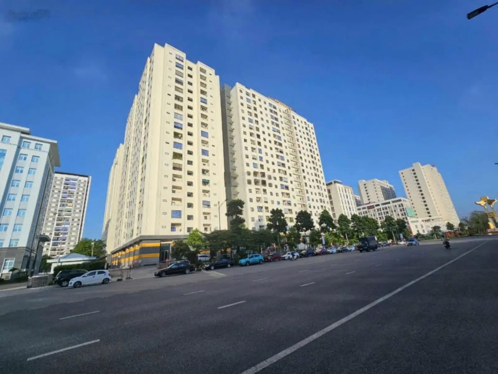 Bán lô đất trục chính Lý Anh Tông nhìn sang cục thuế, dt 100m2, mt 5m, giá 21,3 tỷ