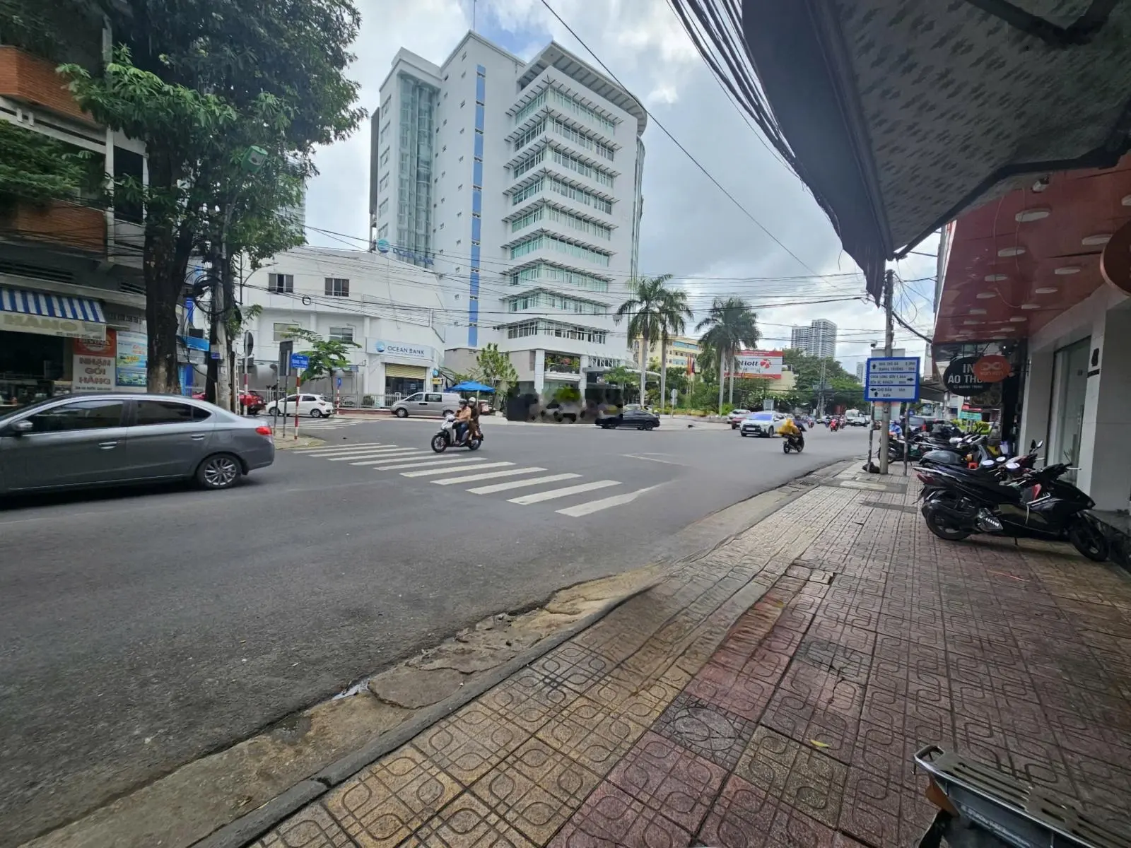 Nhà mặt tiền quang trung vòng xoay lý thánh tôn/ nha trang