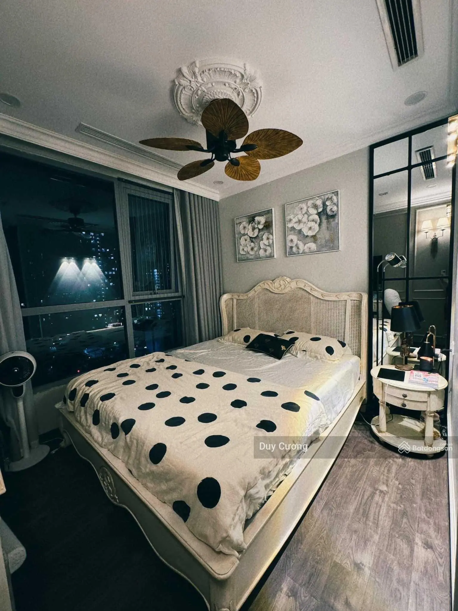 Bán căn hộ 2 phòng ngủ, 82m2, tầng 22, giá 4,95 tỷ chung cư CT8 The Emeral