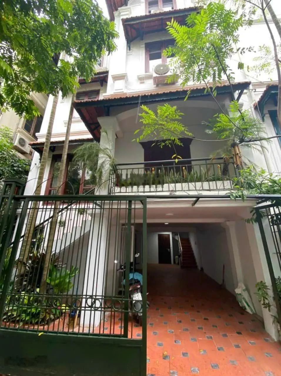 Bán biệt thự ngõ 52 Tô Ngọc Vân, Tây Hồ, 120m2, 5 tầng, MT 8.2m, gara ô tô, full nội thất, 42.5tỷ
