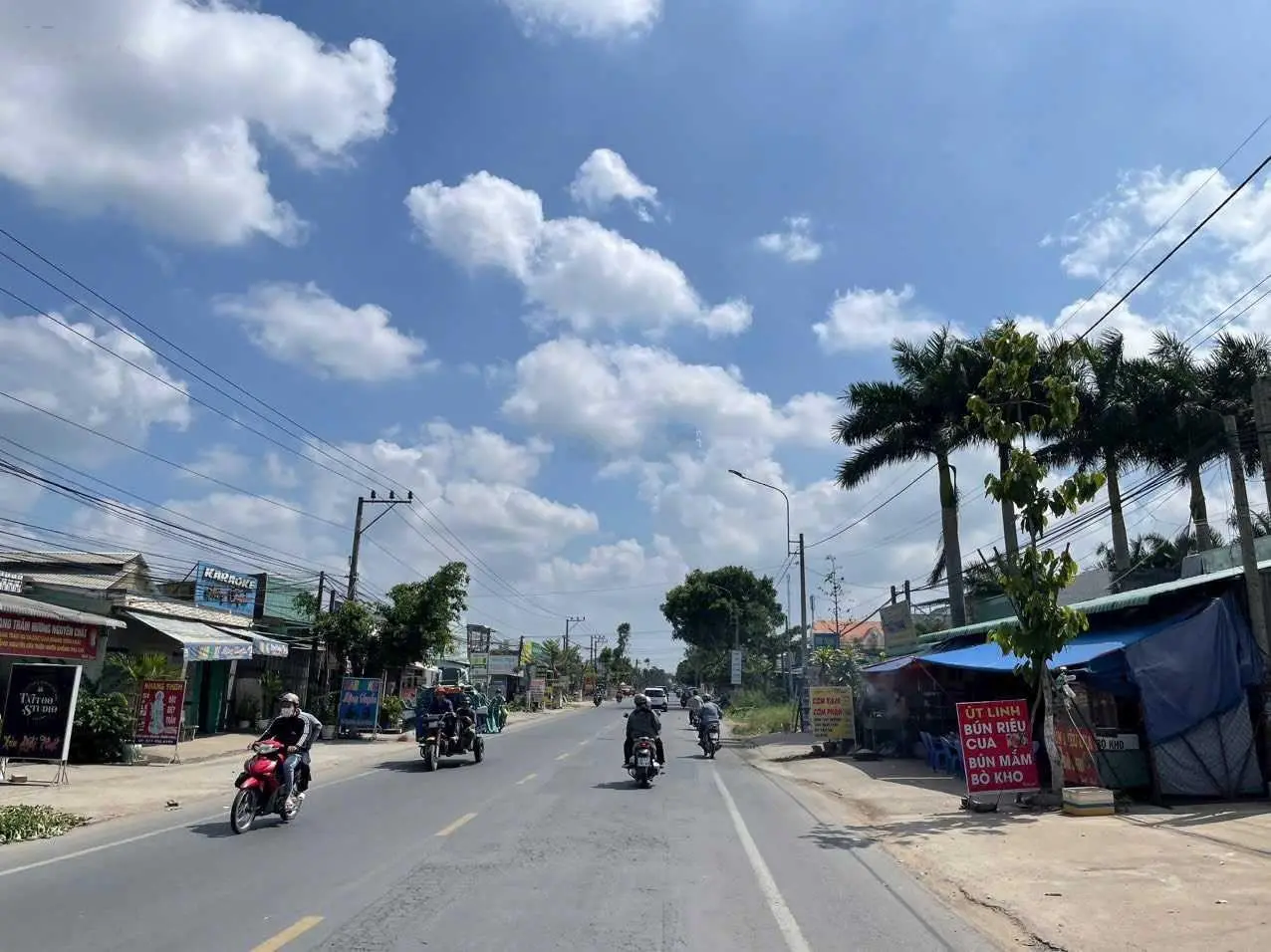 Cần bán 200m2 full thổ MT đường xe tải chạy, khu đông dân cư, thích hợp xây ở, kinh doanh, giá rẻ