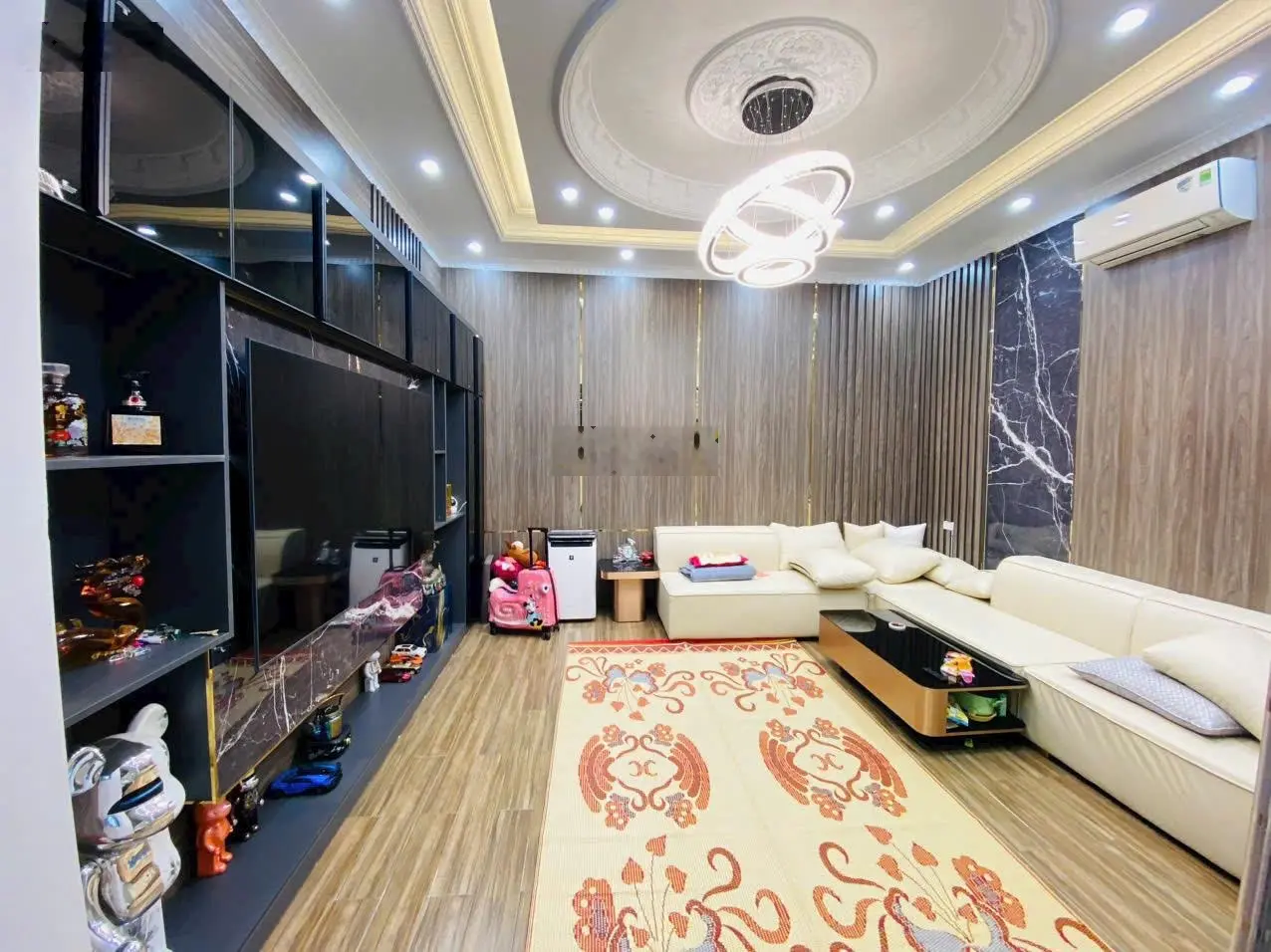 QUÁ HOÀN HẢO cho quý khách đang tìm kiếm căn nhà đẹp từ vị trí tới chất lượng phố trung tâm HỒ SEN