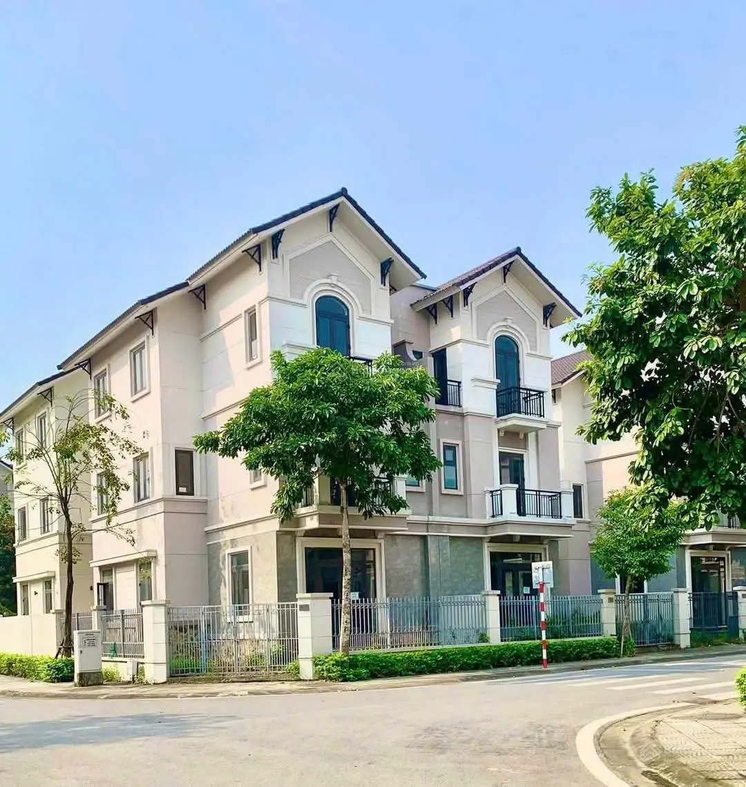Biệt thự 135m2 giá hơn 8 tỷ tại đô thị Centa Vsip, cách Hồ Gươm 12km, cơ hội đầu tư lời gấp 3
