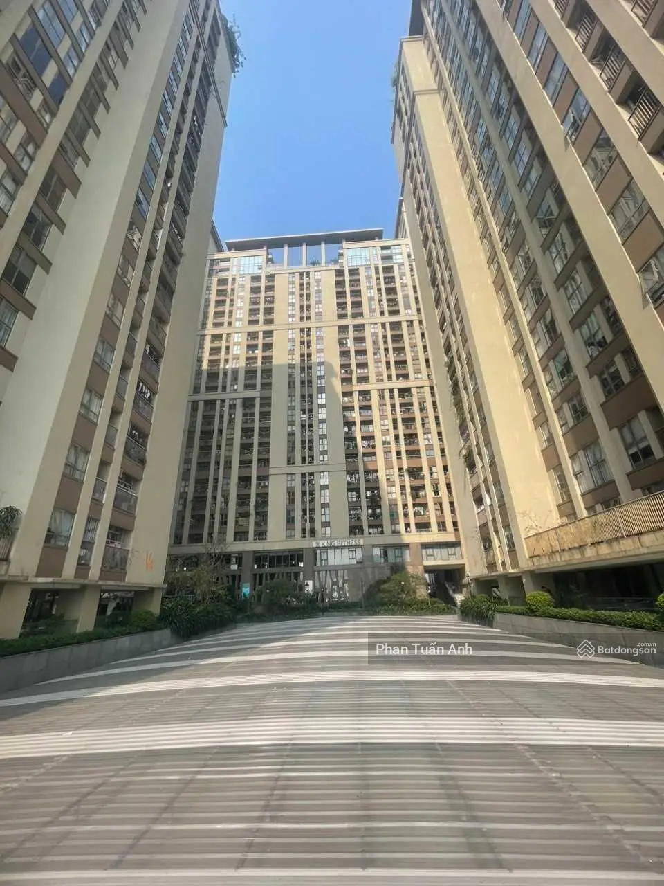 Cần bán gấp căn hộ 90m2 3pn - 2vs view hồ điều hòa tại V2 Home City 177 Trung Kính