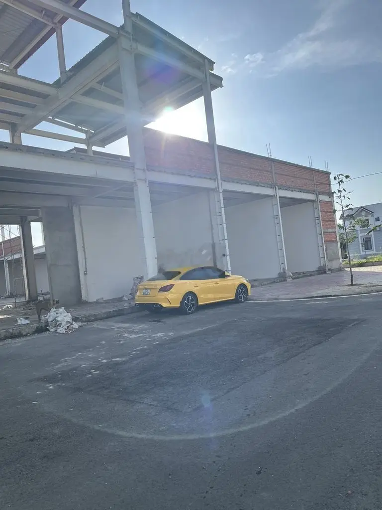 Nhà mặt tiền lộ 12m hoàn thiện cao cấp, Giao nhà hoàn thiện