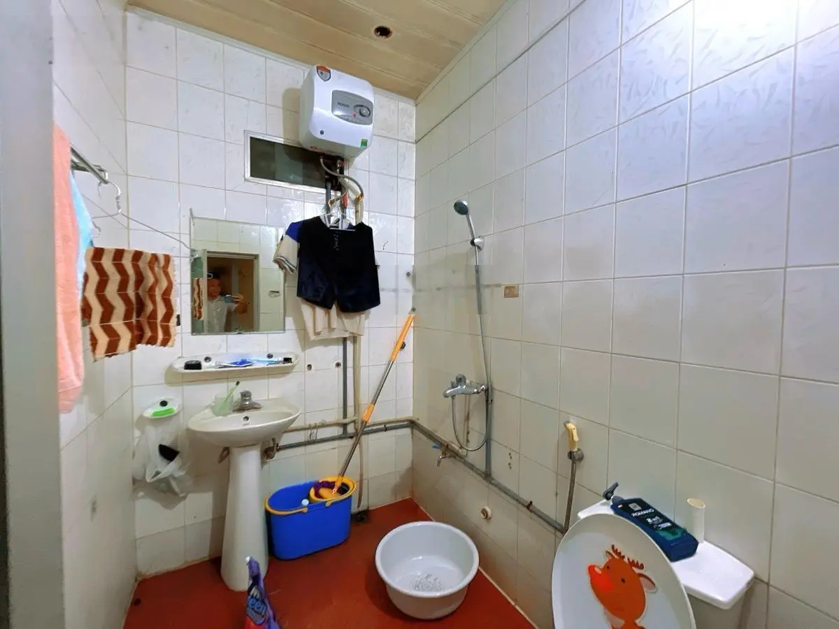 Nhà Minh Khai ô tô tránh - cách cầu vượt 15 m - sổ đỏ vuông (tây tứ trạch)