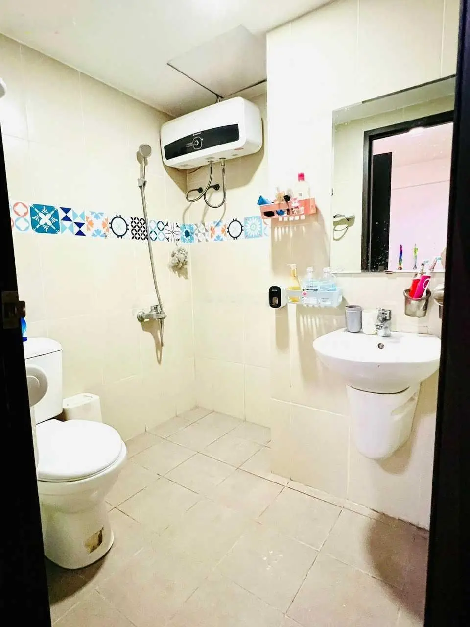 Bán CC Sky9, 50m2 sổ hồng, 2PN, tầng đẹp, view thoáng mát