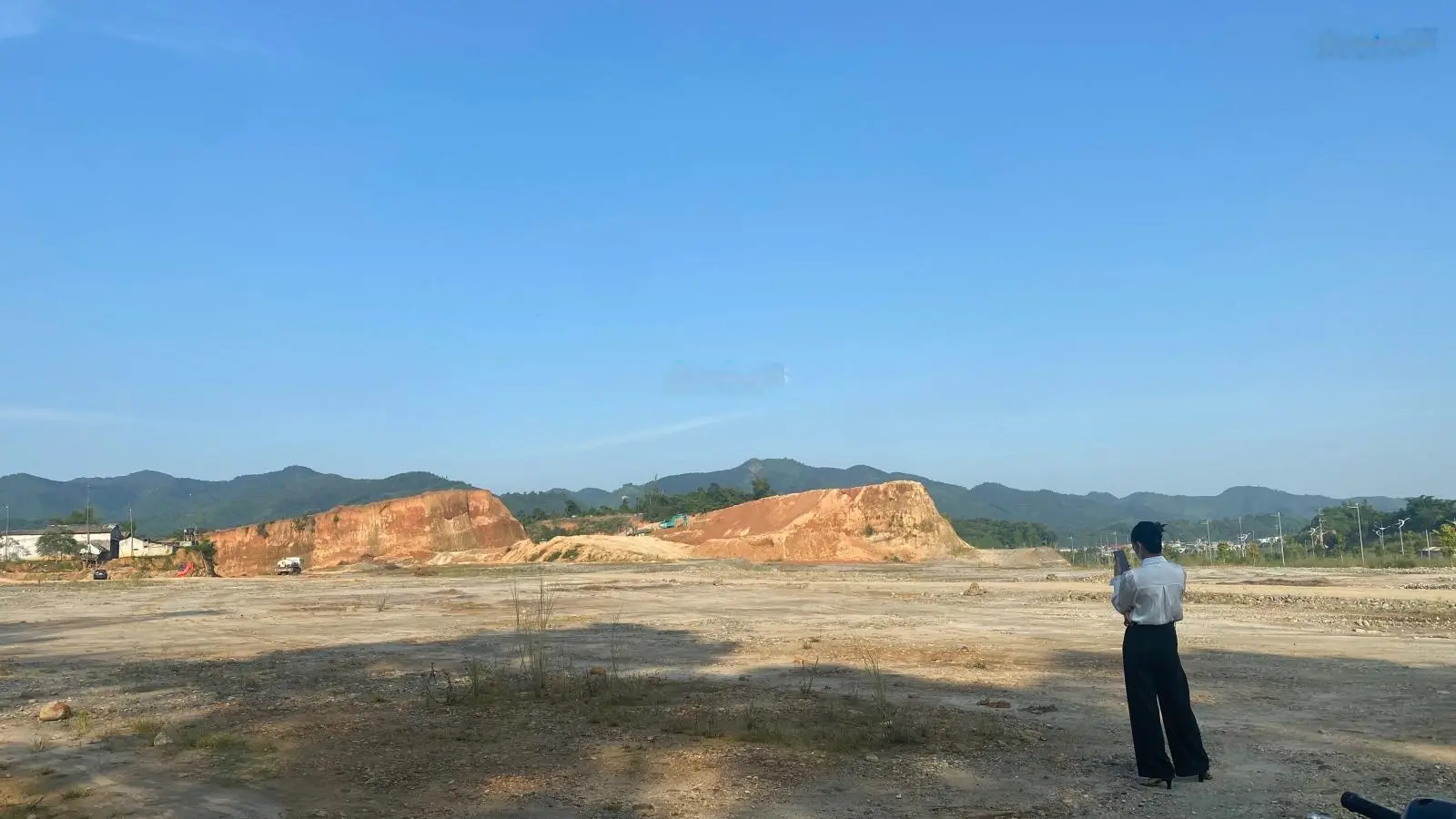 Cần bán đất giáp bến xe trung tâm TP Lào Cai với giá chỉ từ 9 triệu/m2 hỗ trợ trả góp từ 275 triệu
