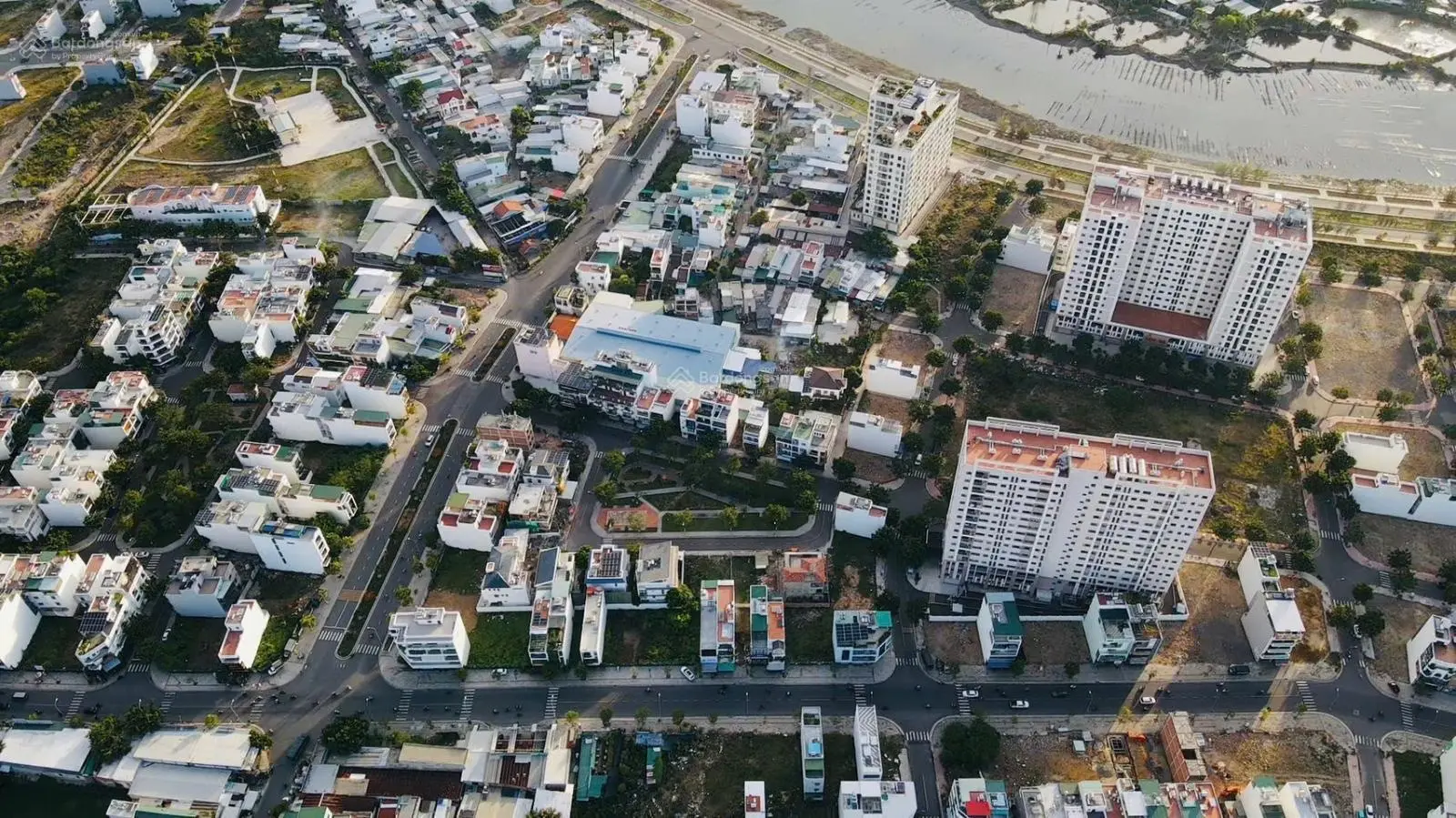 Bán nhà xây đẹp cạnh các khu đô thị Hà Quang 1, phường Phước Hải, TP Nha Trang - Gần sông, gần biển