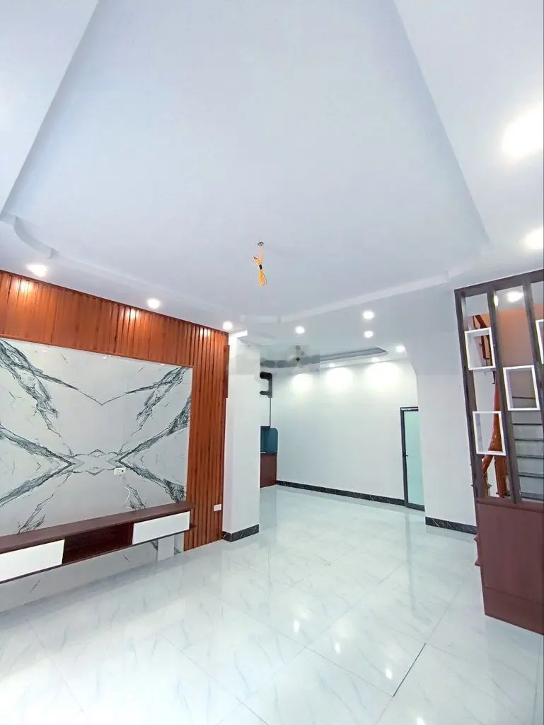 Hàng hiếm, nhà 3 tầng, oto đỗ cửa, ra Yên Nghĩa- Tố Hữu 10 phút