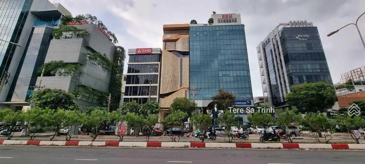 Bà tôi cần bán nhà Góc 2MT Nguyễn Hữu Cảnh - Bình Thạnh(20x20m) GPXD: 2 hầm 10 lầu 50 tỷ