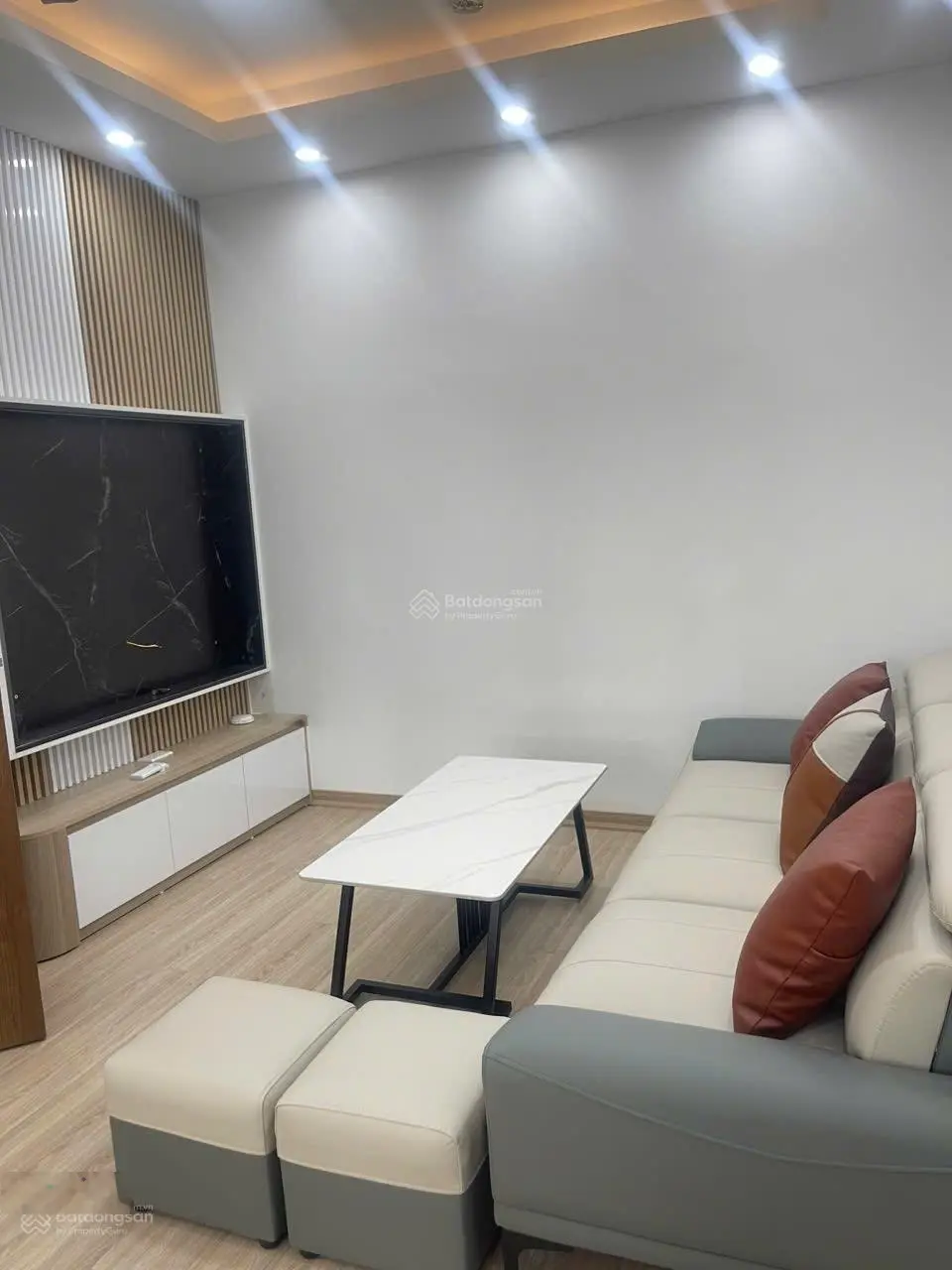 Bán nhanh căn 56m2, 2ngủ &2VS HH1A Linh Đàm Hoàng Mai. LH: 0966 455 *** em Thuỷ